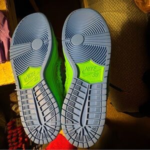 Nike Dunk Grateful Dead shoes